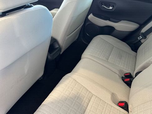 Used 2023 Honda HR-V LX image 11