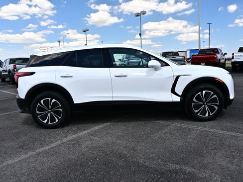 Used 2024 Chevrolet Blazer EV LT image 5