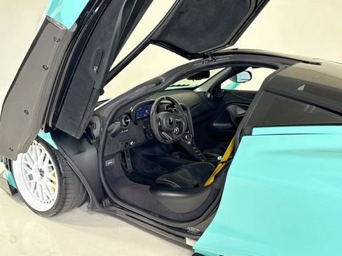 Used 2021 McLaren 720S Performance RWD image 12