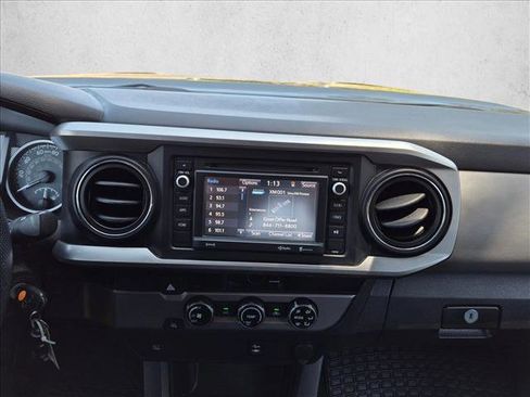 Used 2016 Toyota Tacoma SR5 w/ SR5 Appearance Package (SN) RWD image 13