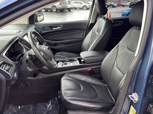 Used 2019 Ford Edge Titanium image 16