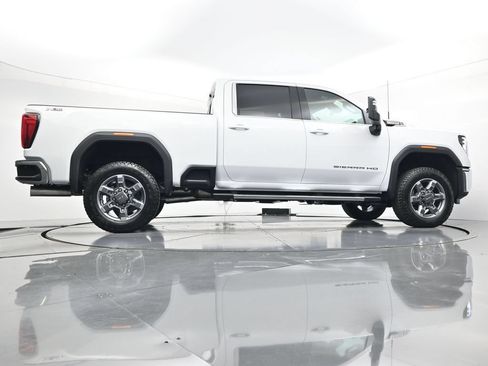 New 2026 GMC Sierra 3500 SLE w/ SLE Value Package AWD/4WD image 25