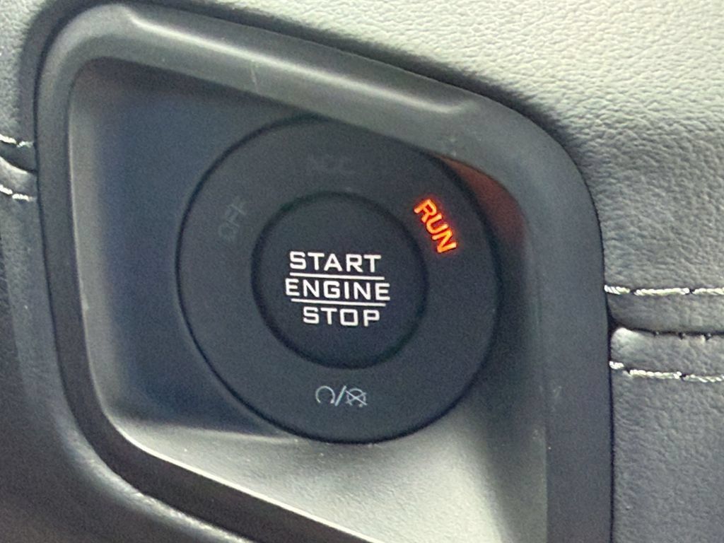Used 2026 Jeep Wrangler Unlimited Sahara AWD/4WD image 29
