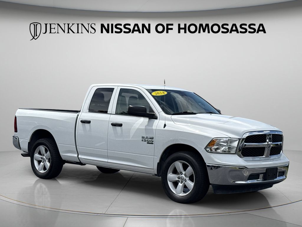 Used 2024 RAM 1500 Classic SLT AWD/4WD image 5