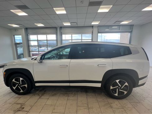 New 2026 Hyundai Ioniq 9 SE image 12