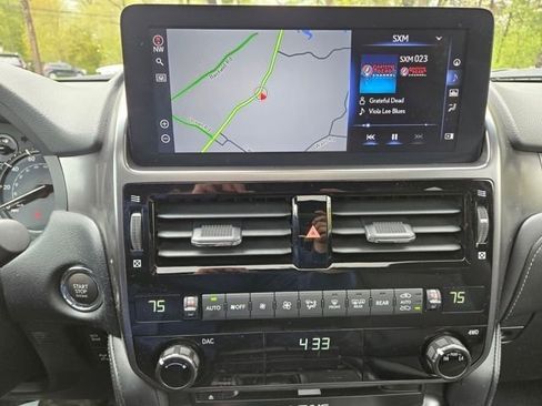 Used 2022 Lexus GX 460 w/ Black Line Special Edition AWD/4WD image 29