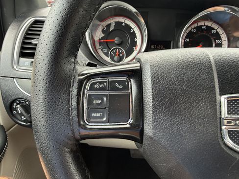Used 2017 Dodge Grand Caravan SXT FWD image 25
