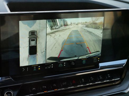 Used 2022 Chevrolet Silverado 1500 ZR2 w/ Technology Package image 30