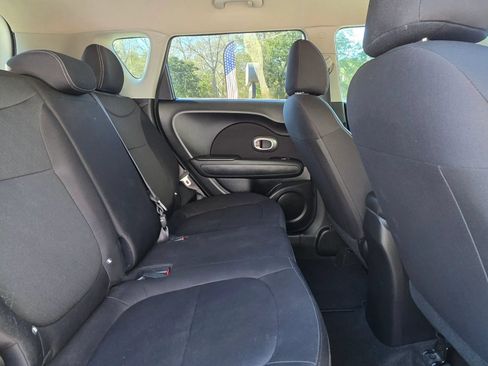 Used 2018 Kia Soul FWD image 18
