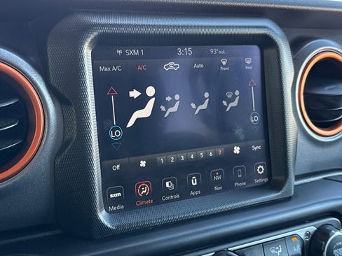 Used 2022 Jeep Gladiator Mojave image 26