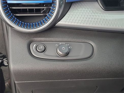 New 2026 Chevrolet Trax LT image 25