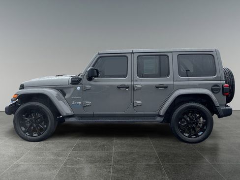 Used 2023 Jeep Wrangler Unlimited Sahara w/ Cold Weather Group AWD/4WD image 5