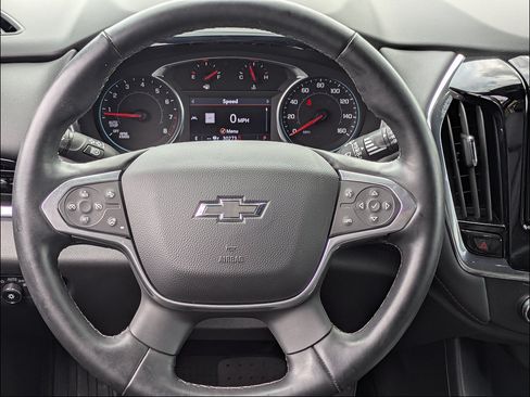 Used 2023 Chevrolet Traverse RS AWD/4WD image 18