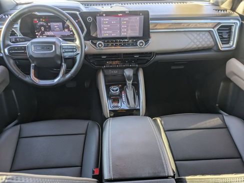 Used 2024 GMC Canyon Denali image 11