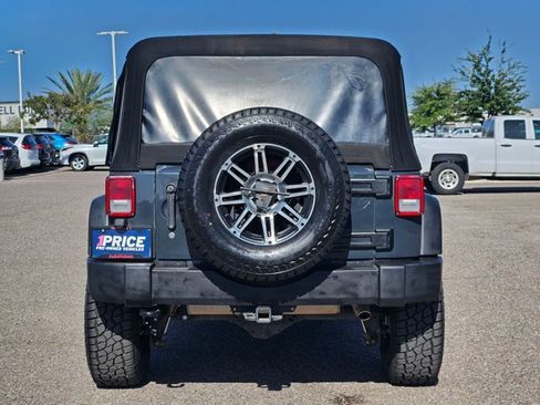Used 2017 Jeep Wrangler Unlimited Sport w/ Connectivity Group AWD/4WD image 7