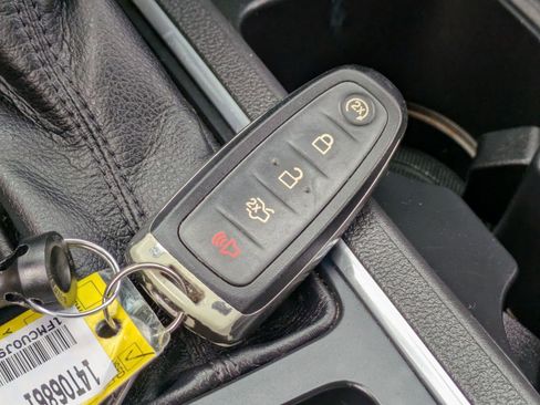 Used 2018 Ford Escape Titanium w/ Ford Safe & Smart Package FWD image 32