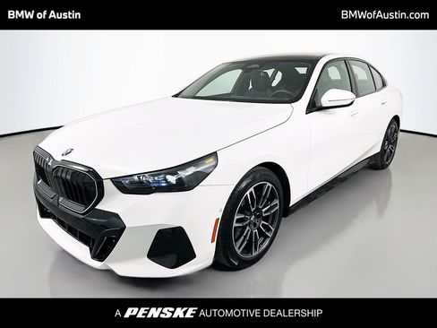 Used 2025 BMW 530i w/ M Sport Package image 1