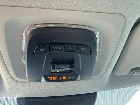 Used 2025 Toyota Corolla Cross L AWD/4WD image 29