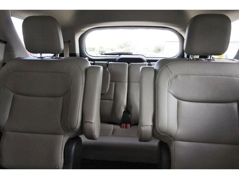 Used 2024 Ford Explorer XLT w/ Equipment Group 202A RWD image 14