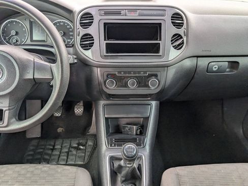 Used 2012 Volkswagen Tiguan S FWD image 34