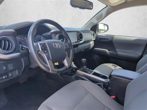 Used 2020 Toyota Tacoma SR5 RWD image 8