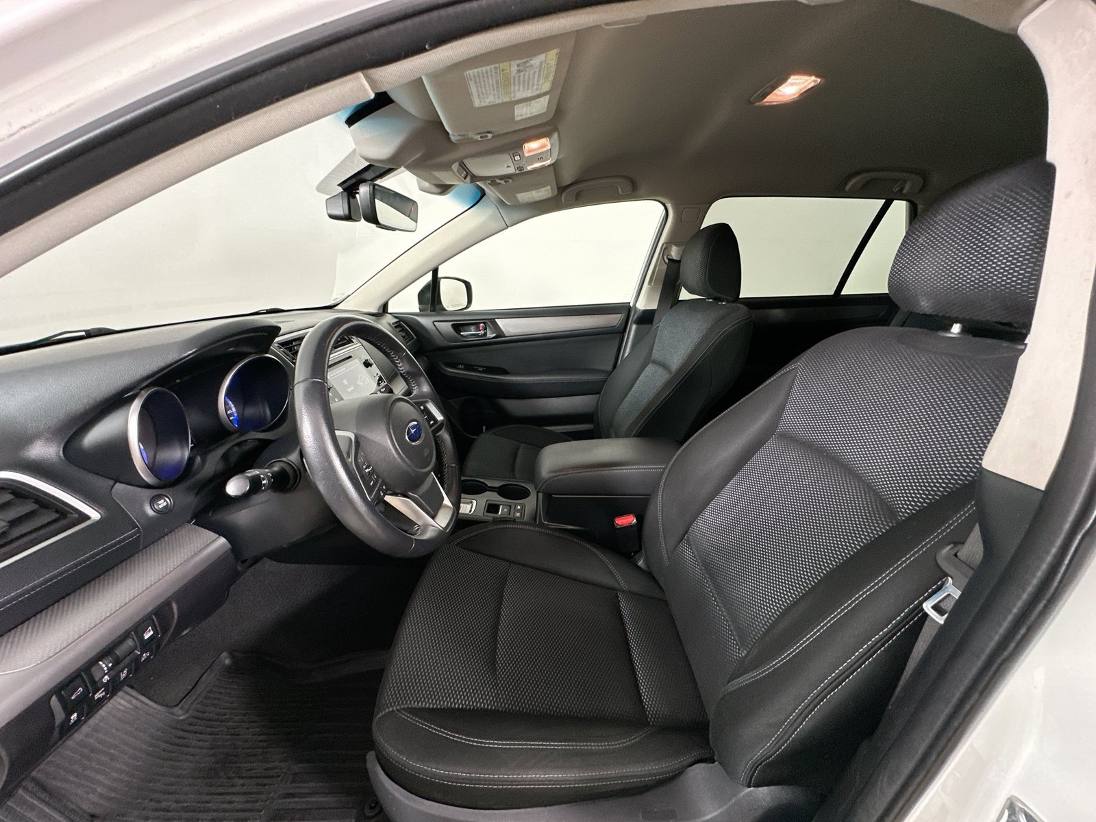 Used 2018 Subaru Outback 2.5i Premium AWD/4WD image 31