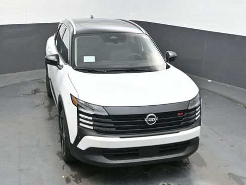 New 2026 Nissan Kicks SR w/ SR Premium Package image 32