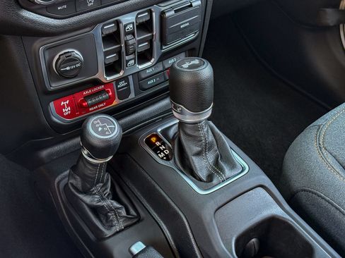 Used 2026 Jeep Wrangler Unlimited Sport AWD/4WD image 30