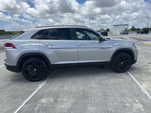 Used 2022 Volkswagen Atlas Cross Sport SE FWD image 14