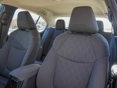 Used 2021 Toyota Corolla LE image 11