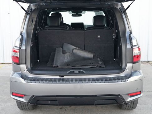 Used 2023 Nissan Armada SL w/ Midnight Edition Package image 9