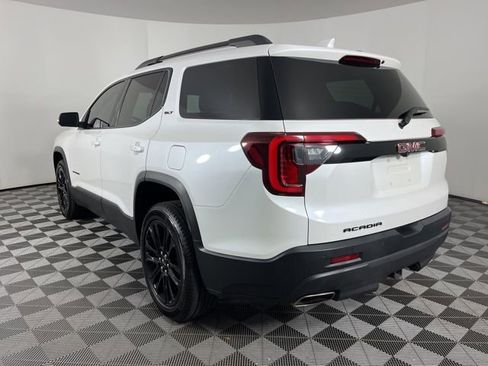 Used 2023 GMC Acadia SLT w/ Elevation Edition image 7