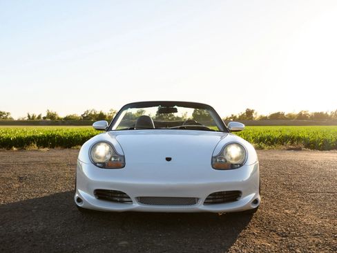 Used 2000 Porsche 911 Carrera 4 AWD/4WD image 9