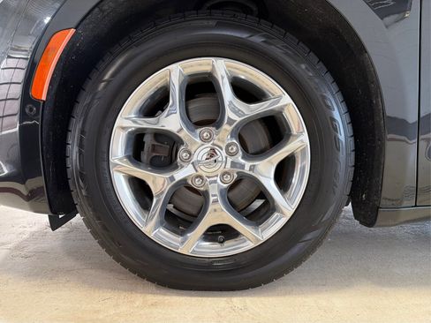 Used 2020 Chrysler Pacifica Limited w/ Advanced Safetytec Group FWD image 13