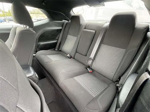 Used 2023 Dodge Challenger SXT image 9