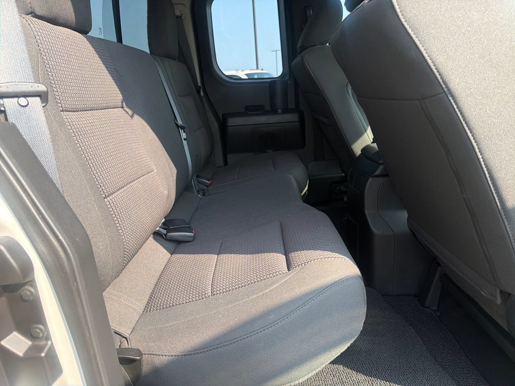 Used 2015 Nissan Titan SV w/ SV Value Truck Package AWD/4WD image 24