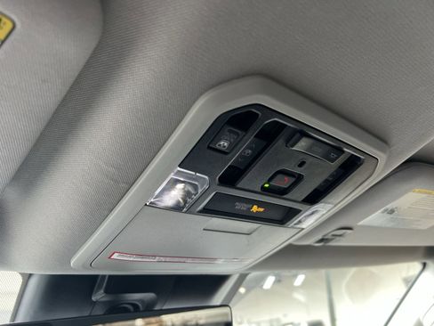 Used 2023 Toyota Tundra Limited image 33