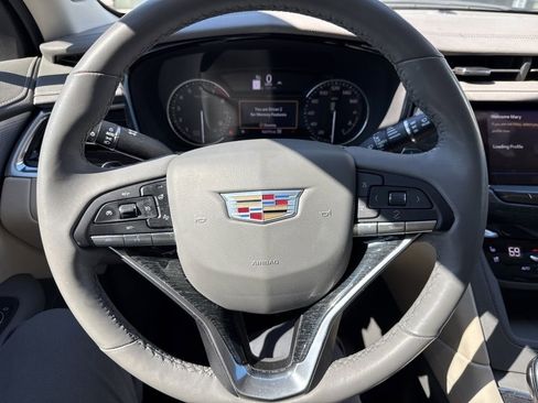 Used 2022 Cadillac XT6 Premium Luxury image 15