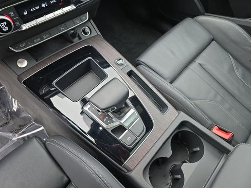 Used 2023 Audi Q5 2.0T Premium w/ Convenience Package image 28