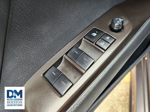 Used 2023 Toyota Camry SE image 31