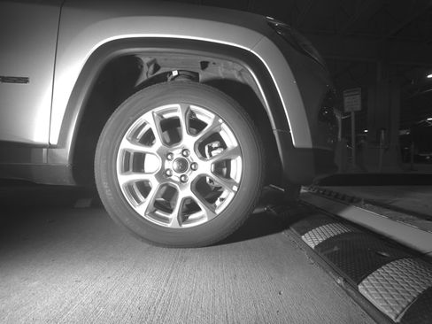 Used 2025 Jeep Compass Limited image 13