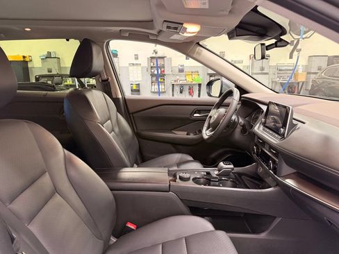 Used 2023 Nissan Rogue SV w/ SV Premium B Package AWD/4WD image 30