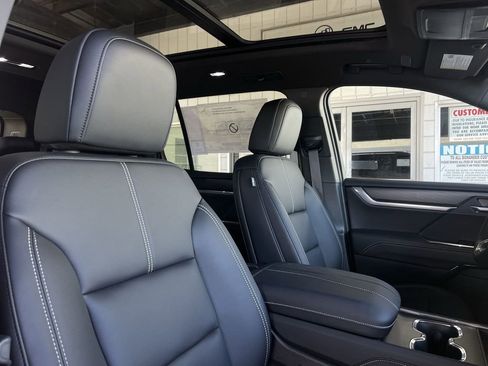 New 2026 GMC Acadia Elevation w/ Elevation Premium Package FWD image 28