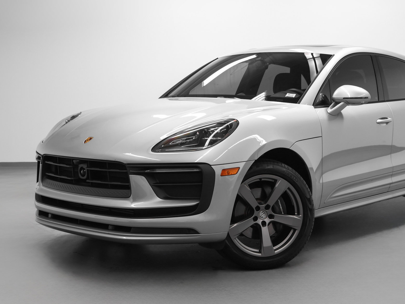 Certified 2023 Porsche Macan AWD/4WD image 7