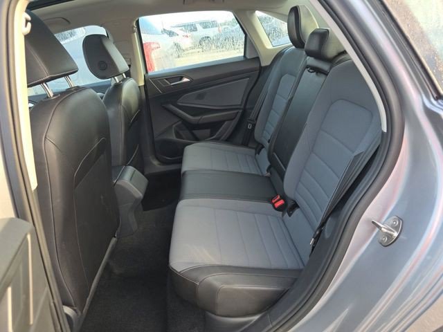 Used 2025 Volkswagen Jetta SE FWD image 16