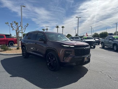 Used 2024 Chevrolet Traverse RS FWD image 4