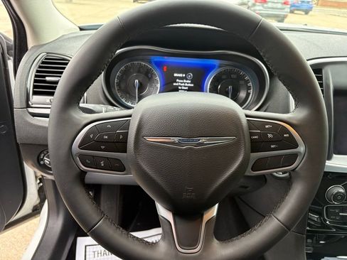 Used 2023 Chrysler 300 Touring w/ Sport Appearance Package RWD image 29