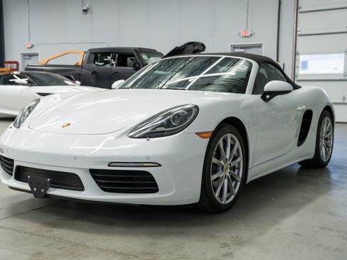 Used 2017 Porsche 718 Boxster image 39
