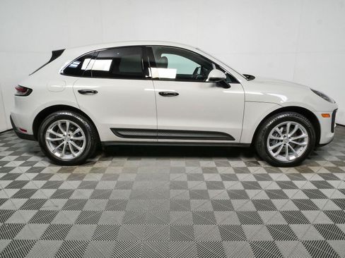 Used 2022 Porsche Macan AWD/4WD image 28