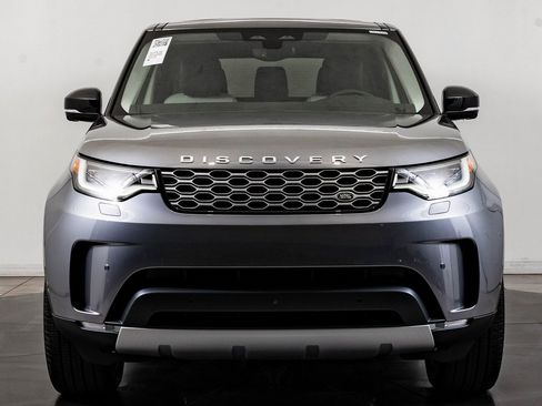 New 2026 Land Rover Discovery S image 2
